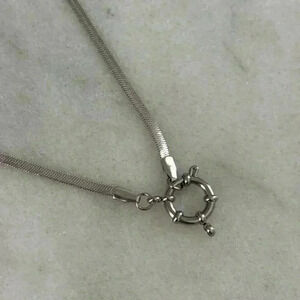 Sterling Silver Chain Link Snake Round Pendant Clasp Necklace 

Brand New